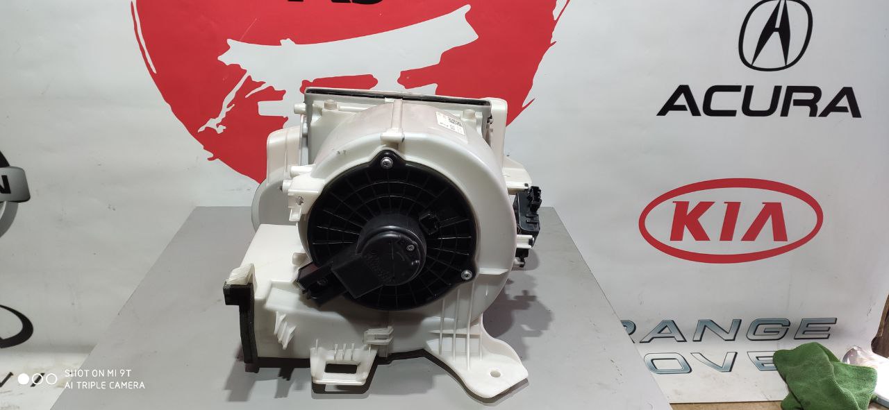 Моторчик заслонки пічки Mazda 3 BM BHN1-61-A70 - Зображення 3