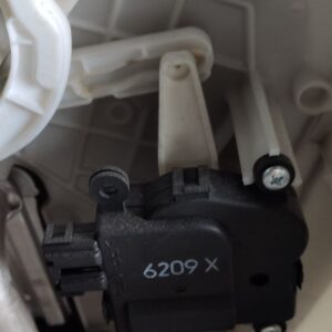 Моторчик заслонки пічки (актуатор клімату) Mazda 3 BM / BN