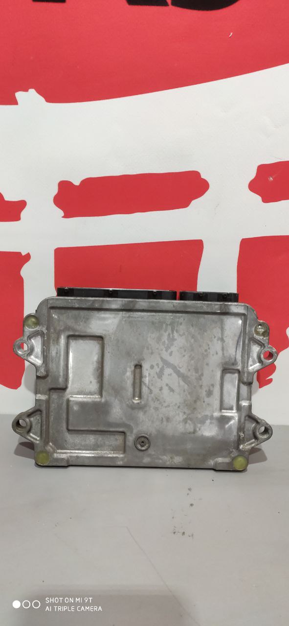 Блок управління двигуном (ECU / PCM) Mazda P5AA-18-8K2C
