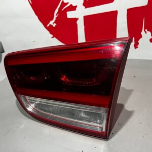 Ліхтар задній внутрішній правий (кришка багажника) Kia Sorento UM 2014-2018 92406-C5000