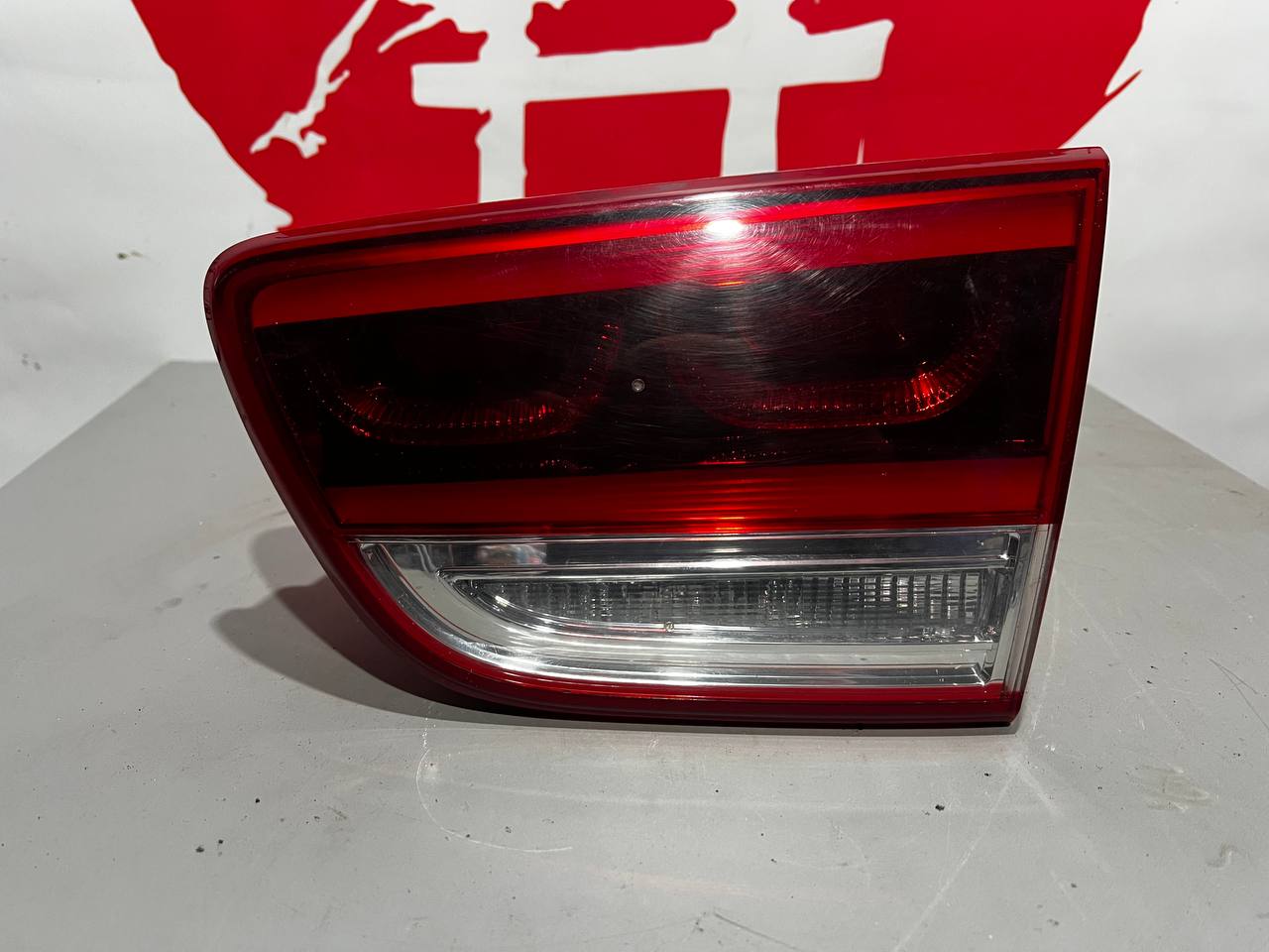 Ліхтар задній внутрішній правий (кришка багажника) Kia Sorento UM 2014-2018 92406-C5000 - Зображення 4