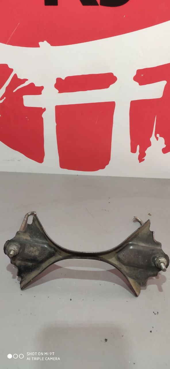 Кріплення акумулятора з комплектом шпильок Mazda 3 BM / BN KD53-56-031 - Зображення 3