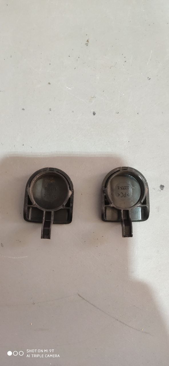 Заглушки важелів двірників Mazda 3 BM / BN BHN1-64-711 / BHN1-64-751