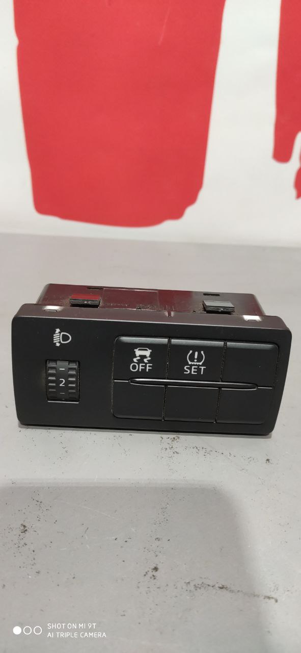 Блок кнопок Mazda GJR9-66-170A