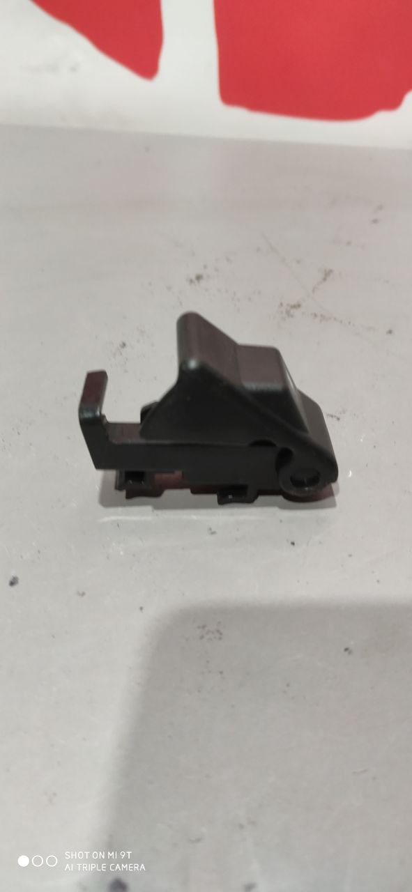 Кнопка відкриття паливного бака Mazda 17500390573 - Зображення 5