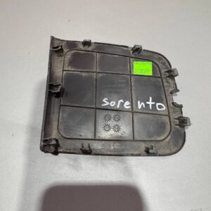 Пластикова внутрішня накладка замка дверей Kia Sorento UM 2014-2018 81787-C6000
