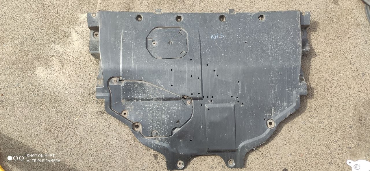 Передній захист двигуна Mazda 3 BM / BN GHR1-56-11XA