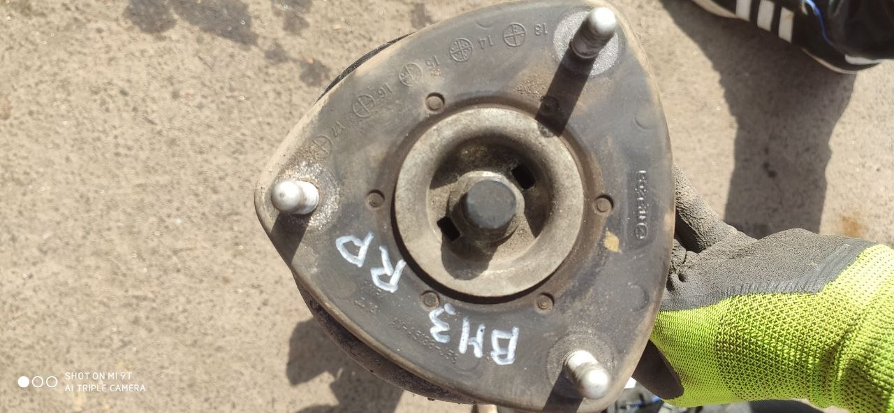 Передній правий амортизатор у зборі Mazda 3 BM / BN B45A-34-700 - Зображення 3