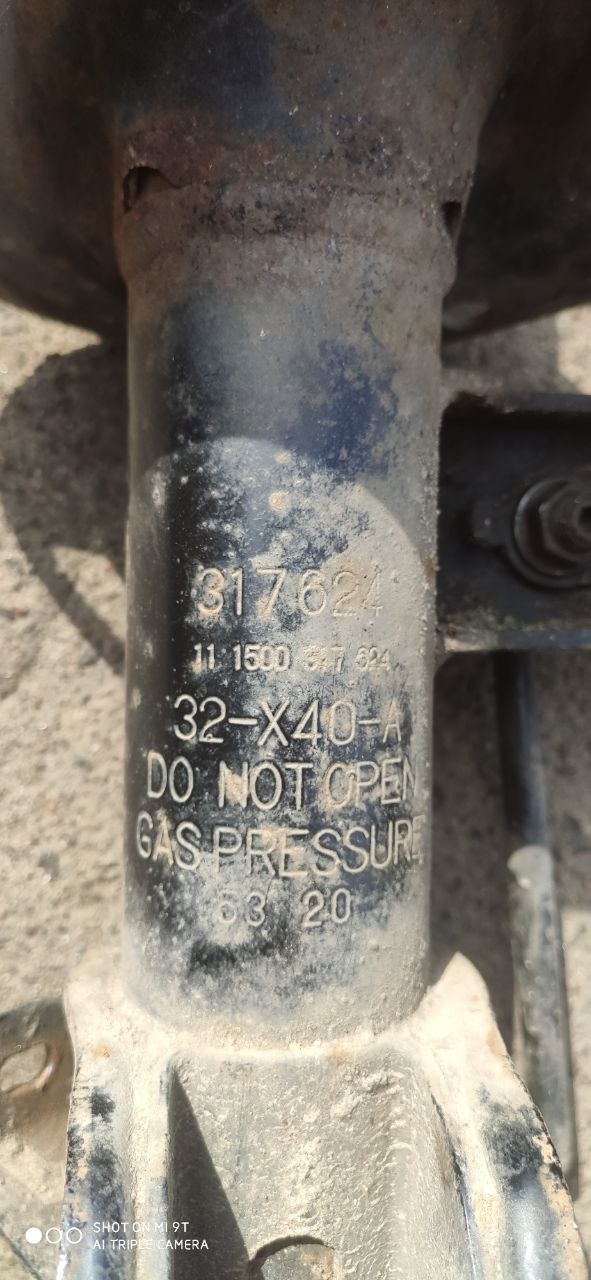Передній лівий амортизатор у зборі Mazda 3 BM / BN B45A-34-900 - Зображення 2