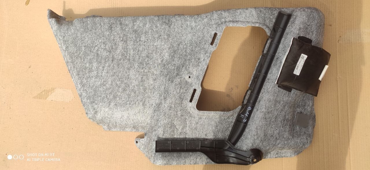 Права обшивка багажника (карта багажника) Mazda 3 BM / BN BHR1-68-850A - Зображення 2
