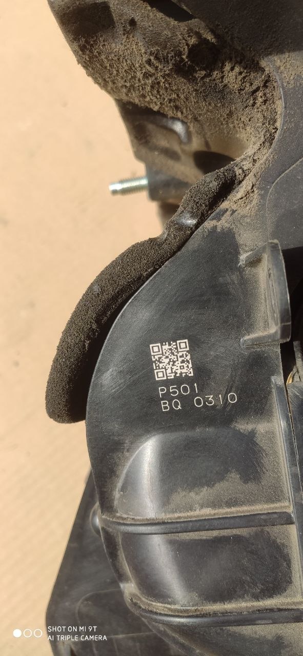 Впускний колектор Mazda 3 BM / BN 2.0 PE02-13-100 - Зображення 2