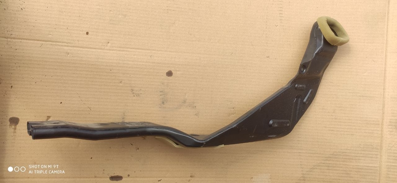 Ліва повітряна магістраль салону Mazda 3 BM / BN GHP9-61-273 - Зображення 3