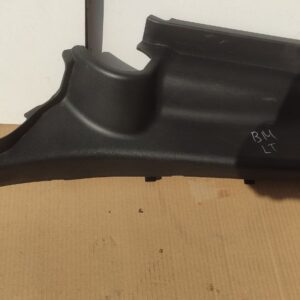 Ліва накладка дивана заднього сидіння Mazda 3 BM / BN BHN1-68-770