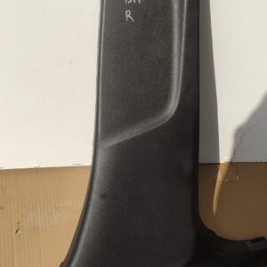 Права накладка центральної стійки Mazda 3 BM / BN BHN9-68-220
