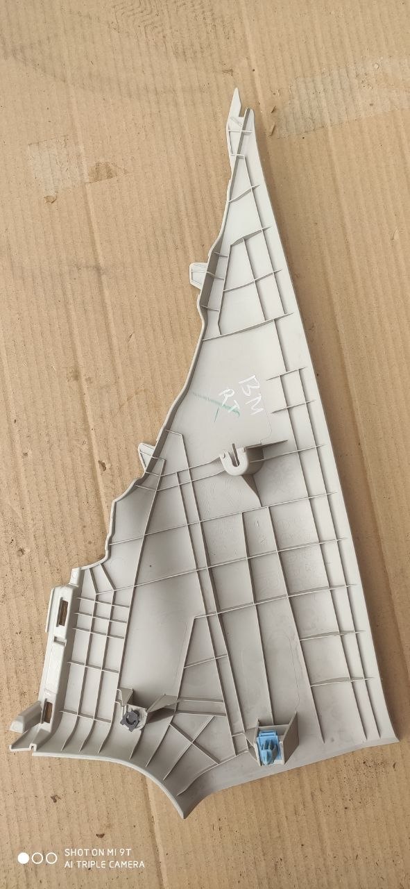 Накладка задньої лівої стійки Mazda 3 BM / BN BHN1-68-260 - Зображення 2