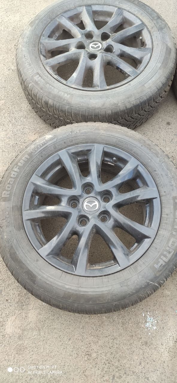 Диски R16 5x114.3 з шинами 205/60 R16 Mazda 3 BM / BN