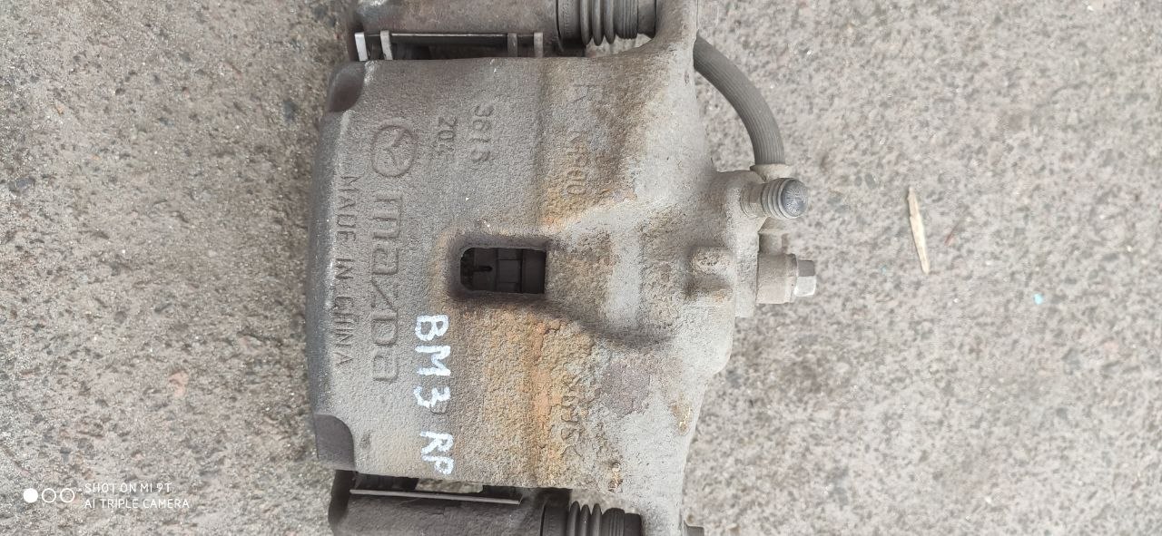 Супорт гальмівний передній правий Mazda 3 BM / BN B45A-33-98Z - Зображення 3