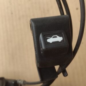 Ручка відкривання капота (салон) Mazda 3 BM / BN