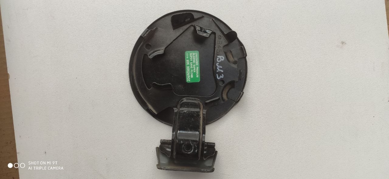 Лючок бензобака у зборі чорний Mazda 3 BM / BN BHN1-42-410A - Зображення 2