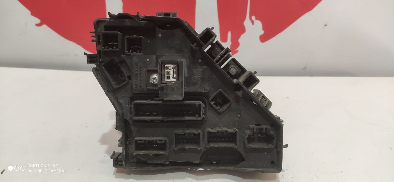 Блок запобіжників підкапотний Honda Pilot 2008-2015 38250-SZA-A01