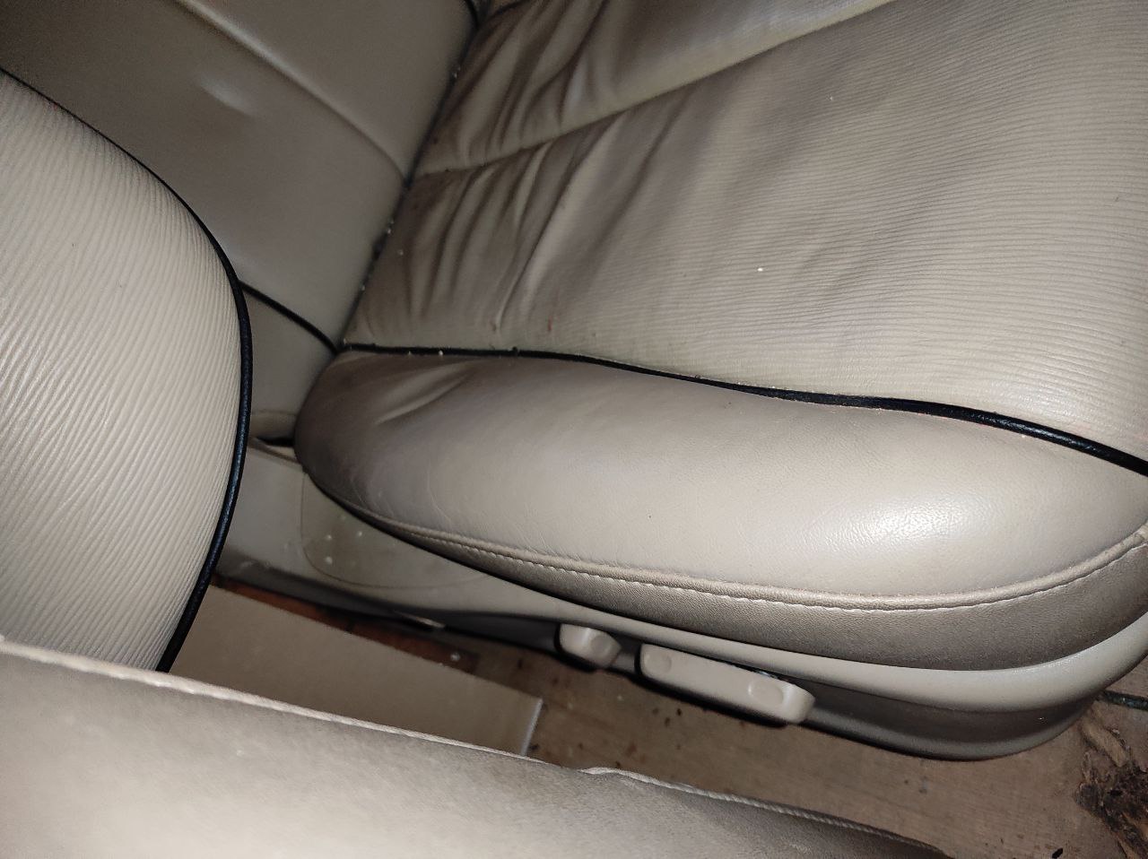 Салон Toyota Venza 2009–2016 з картами дверей - Зображення 16