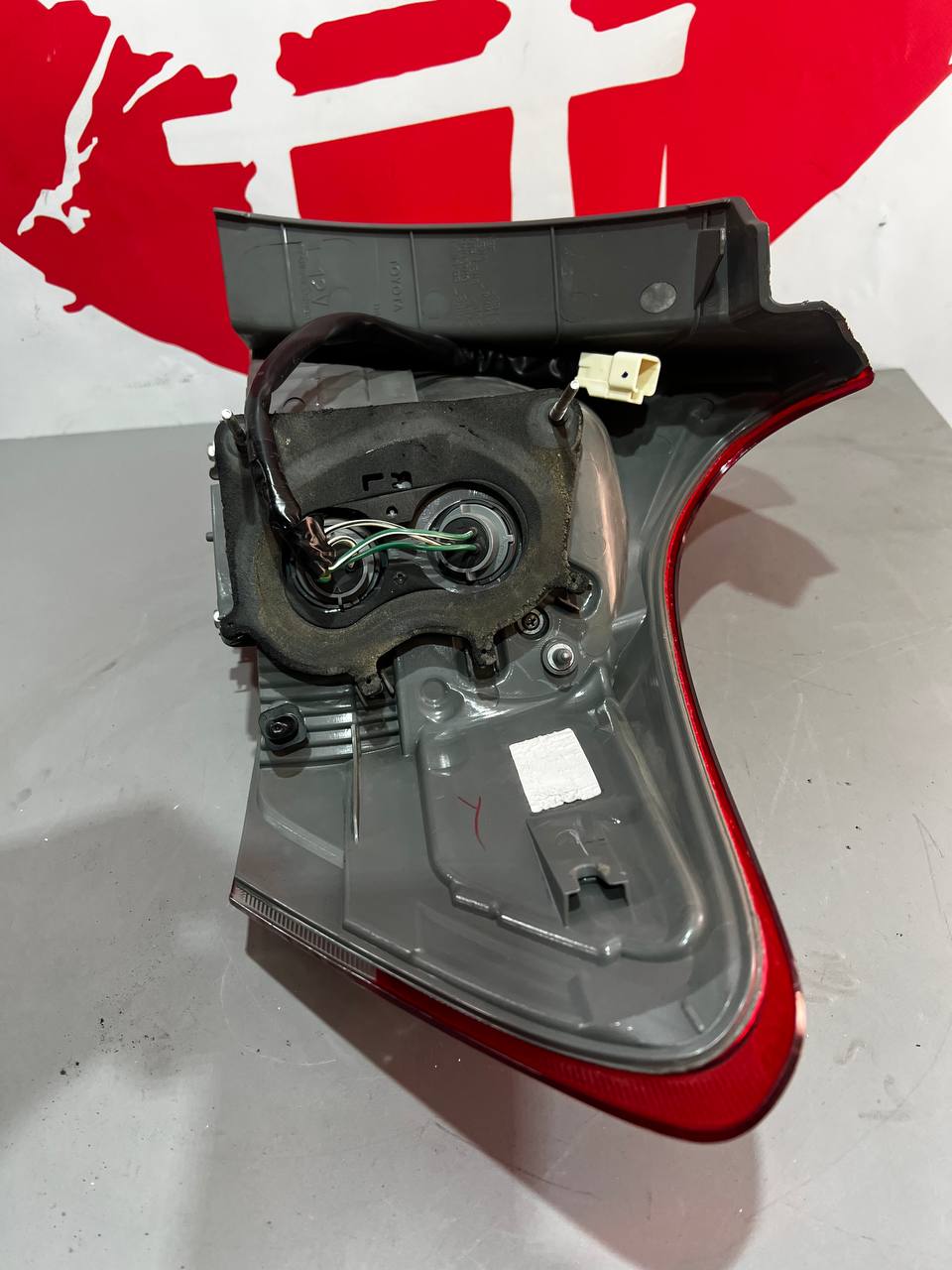 Лівий задній ліхтар Toyota Venza 2009–2016 OEM 81561-0T020 - Зображення 2