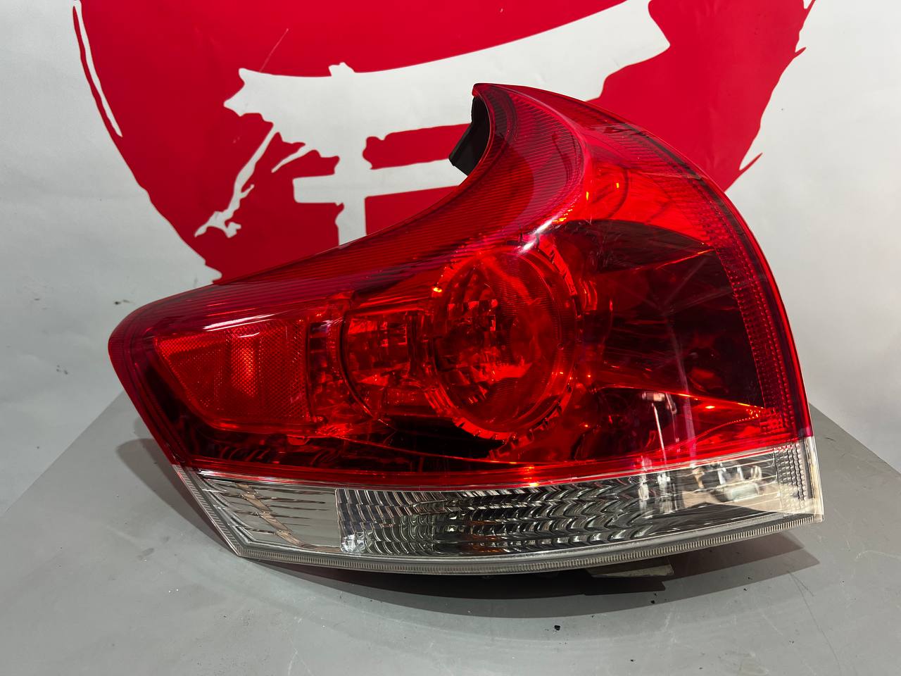 Задній лівий ліхтар Toyota Venza 2009–2016 OEM 81561-0T020 - Зображення 4