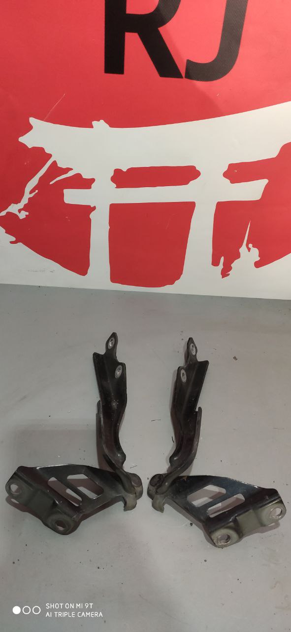 Петлі капота (ліва + права) Mazda 3 BM / BN OEM B45A-52-420 / B45A-52-410 - Зображення 3