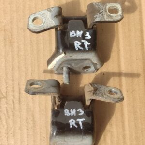 Петлі задніх правих дверей Mazda 3 BM / BN B45A-72-210 / B45A-72-220