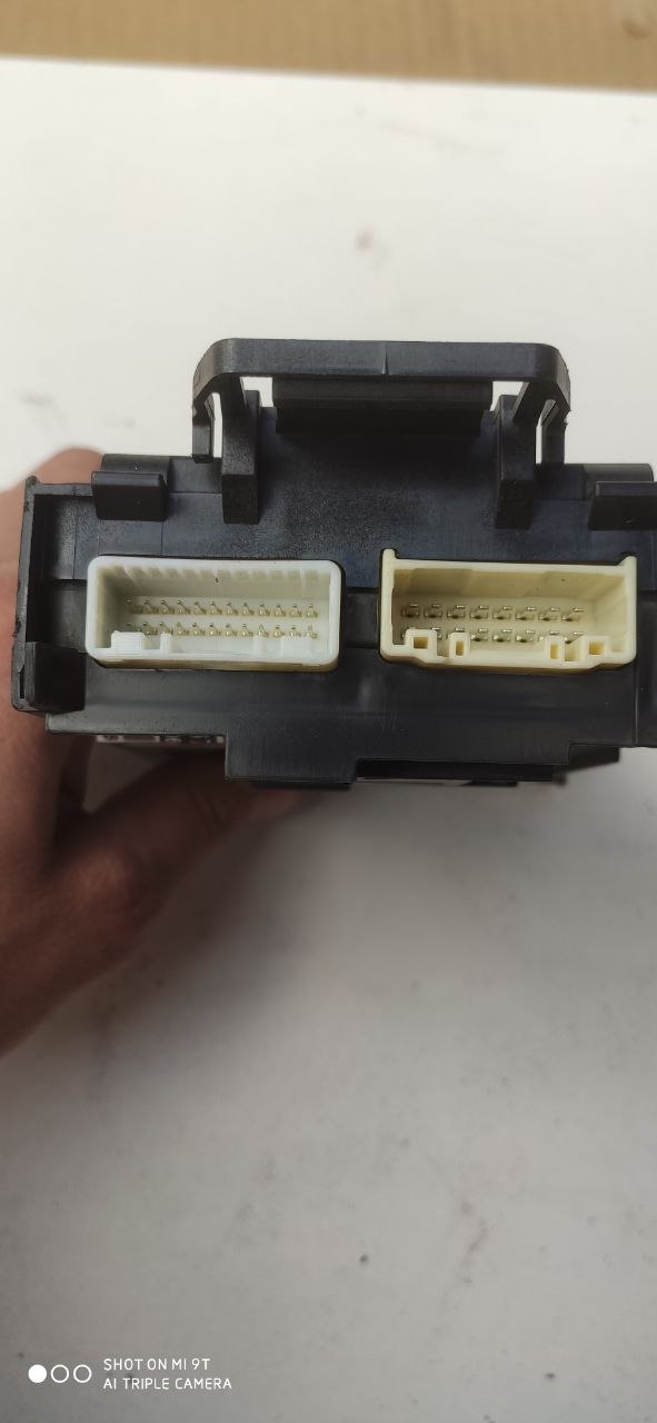 Блок керування кузовним обладнанням (задній BCM) Mazda 3 BM / BN OEM G46C-675Y0B - Зображення 3