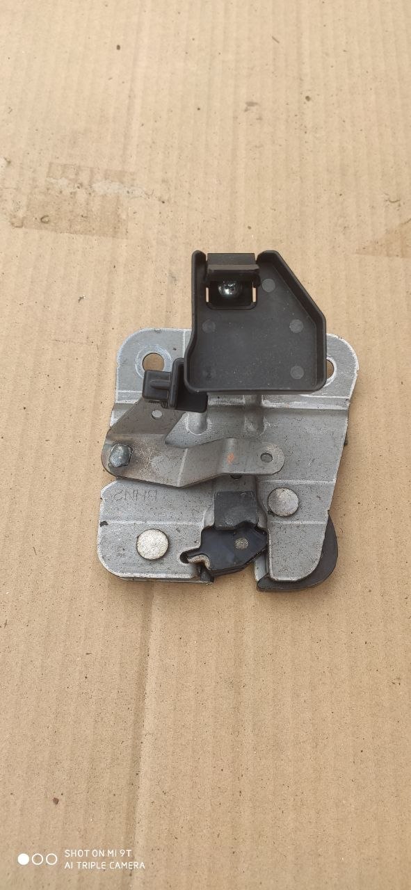 Замок спинки заднього сидіння правий Mazda 3 BM / BN OEM BHN2-88-120 - Зображення 2