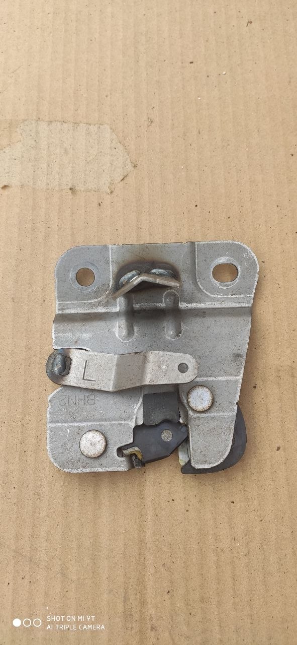 Замок спинки заднього сидіння лівий Mazda 3 BM / BN OEM BHN2-88-130 - Зображення 2