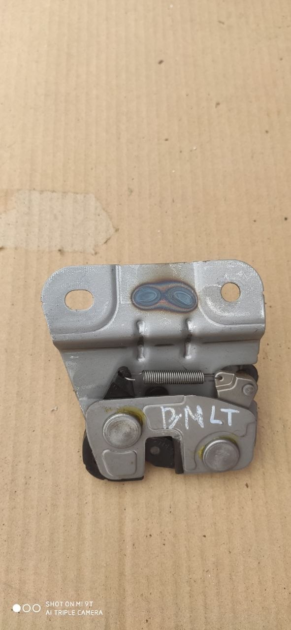 Замок спинки заднього сидіння лівий Mazda 3 BM / BN OEM BHN2-88-130