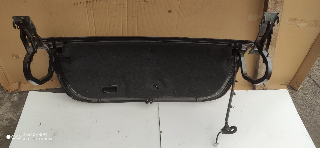 Кришка багажника Mazda 3 BM / BN седан OEM BHN1-52-61X чорна в зборі - Зображення 7