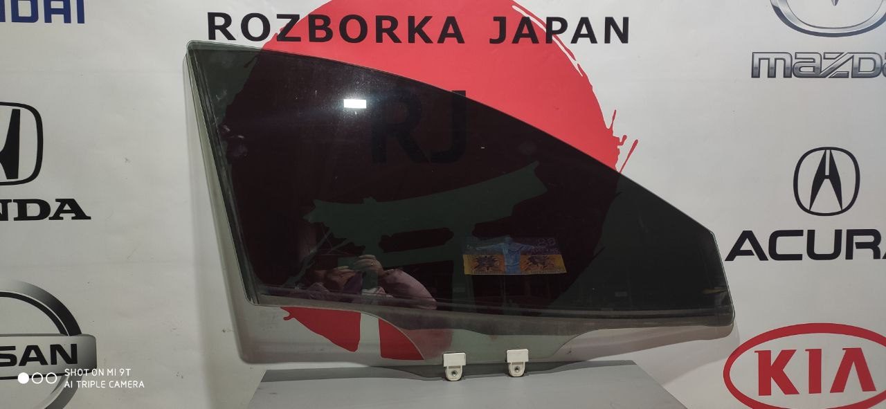Скло дверей задніх лівих Mazda 3 BM / BN седан OEM BHN9-58-512 тоноване - Зображення 2