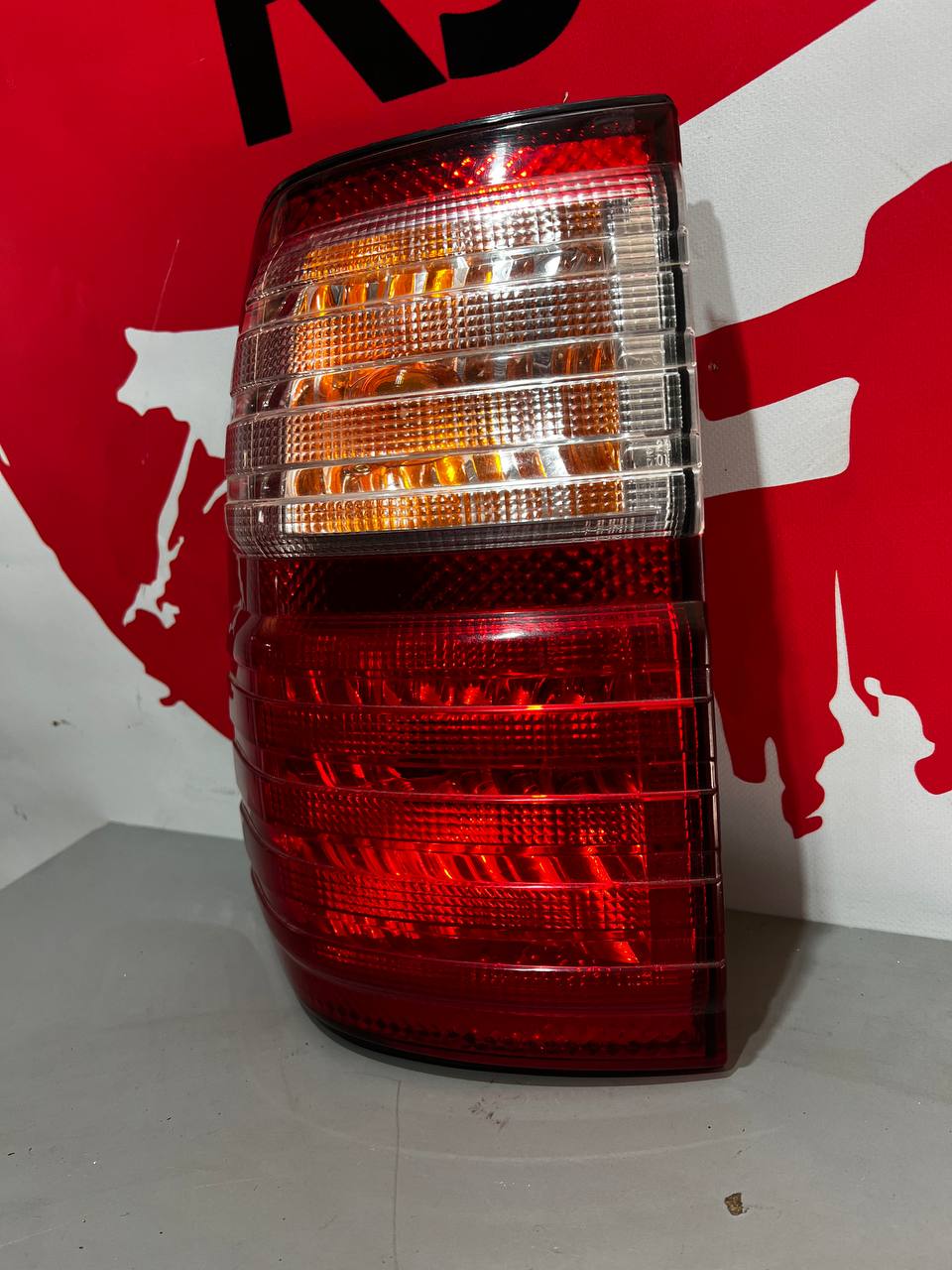 Ліхтар задній лівий зовнішній Lexus LX 470 OEM 81561-60580 - Зображення 5