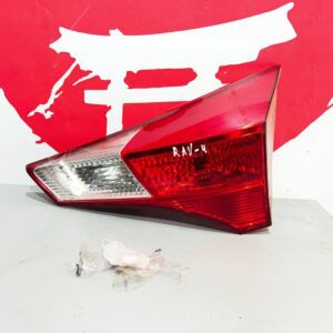 Ліхтар задній правий у кришку багажника Toyota RAV4 2013–2015 81580-0R010
