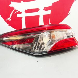 Ліхтар задній правий зовнішній Toyota Camry XV70 США 81550-06720