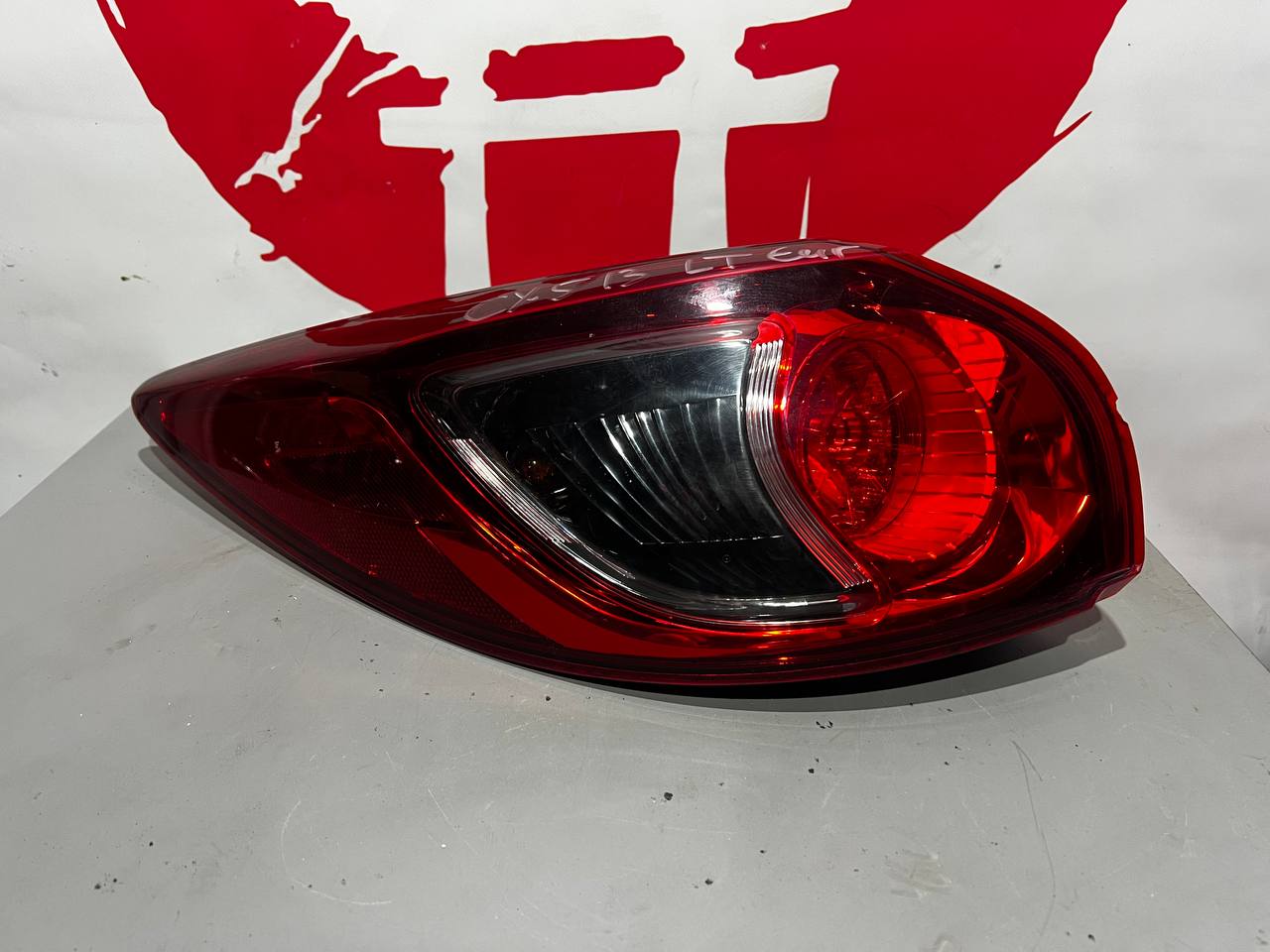 Ліхтар задній лівий зовнішній Mazda CX-5 KD33-51-160