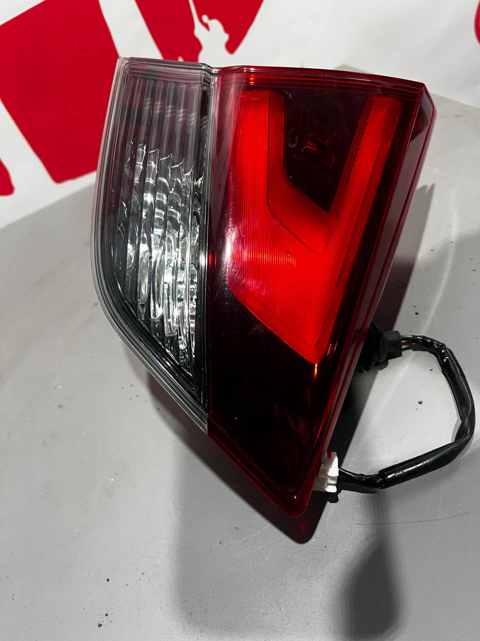 Ліхтар задній лівий внутрішній Nissan X-Trail T32 / Rogue 26555-4BA0A - Зображення 4