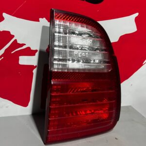 Ліхтар задній лівий зовнішній Lexus LX 470 OEM 81561-60580