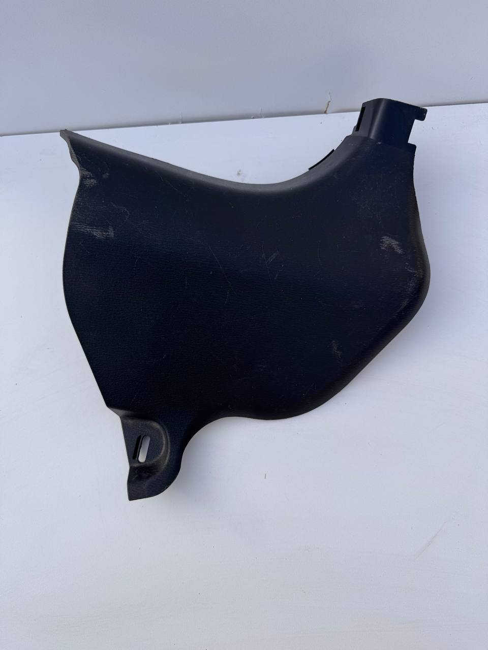 Права бокова обшивка салону Mazda CX-5 KD45-68370