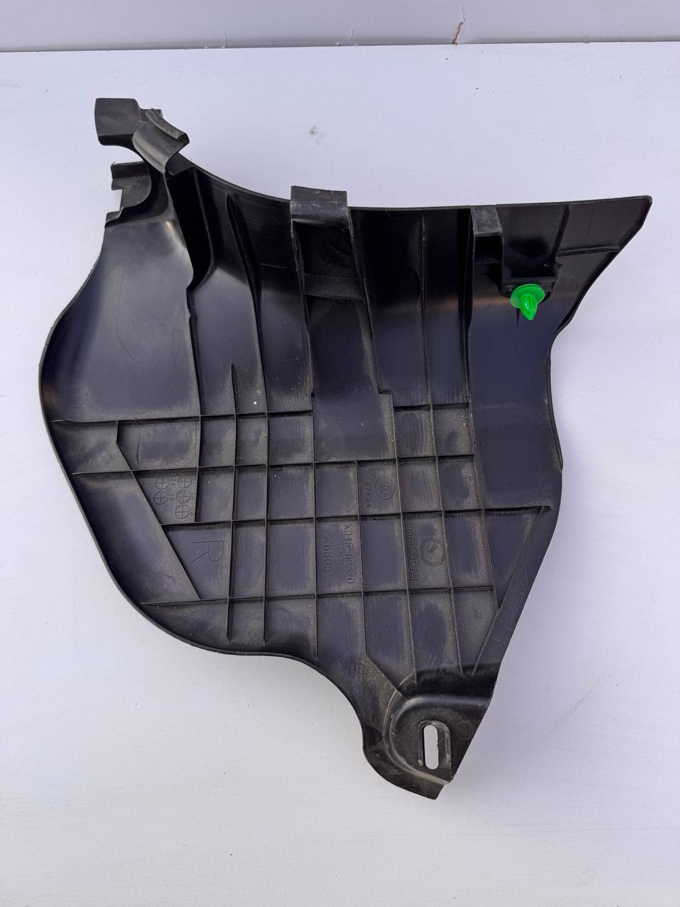 Права бокова обшивка салону Mazda CX-5 KD45-68370 - Зображення 2