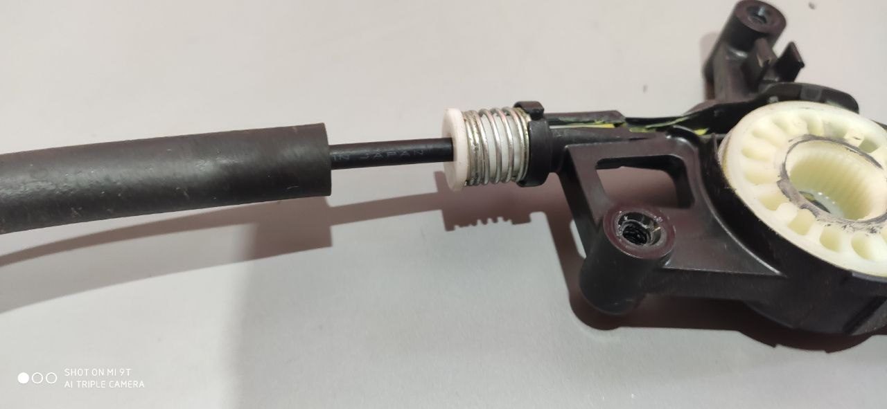 Склопідйомник задній правий Mazda 3 BM / BN електричний OEM BHN9-58-590
