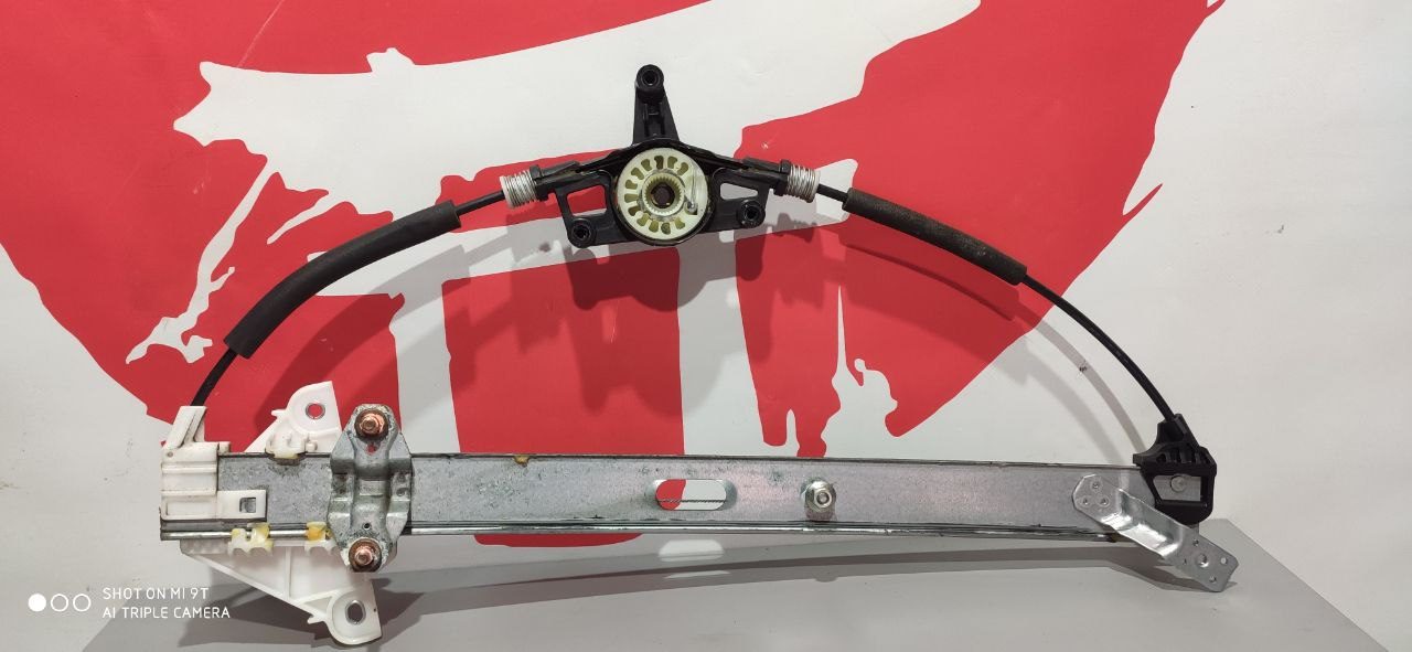 Склопідйомник задній правий Mazda 3 BM / BN електричний OEM BHN9-58-590 - Зображення 2