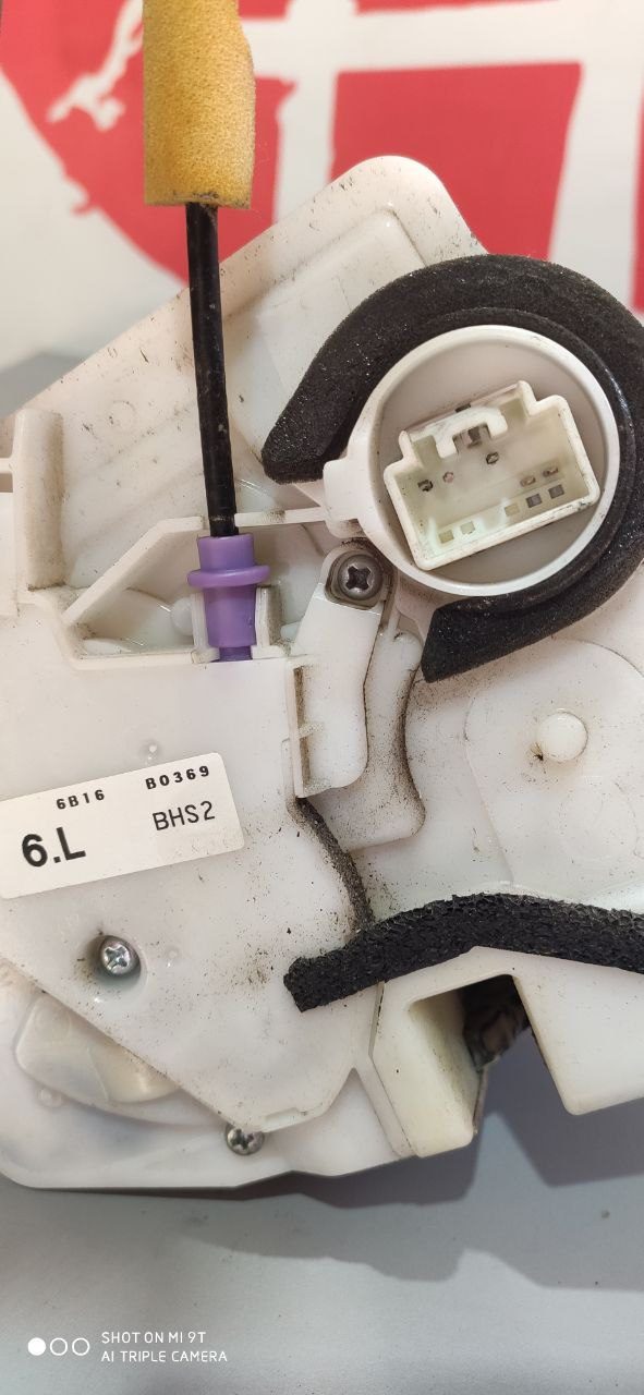Замок задніх правих дверей електронний Mazda 3 BM / BN OEM B45A-72-310