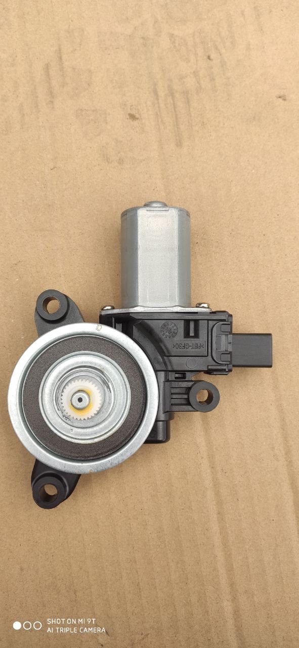 Моторчик склопідйомника задній правий Mazda 3 BM / BN OEM BHN9-58-58X - Зображення 2