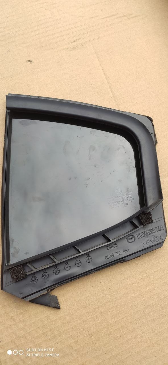 Заднє праве бічне скло Mazda 3 2014–2018 OEM BHN9-72-651 - Зображення 3