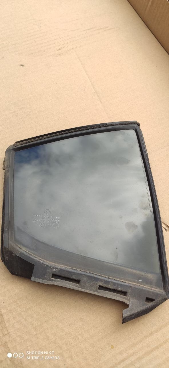 Заднє праве бічне скло Mazda 3 2014–2018 OEM BHN9-72-651