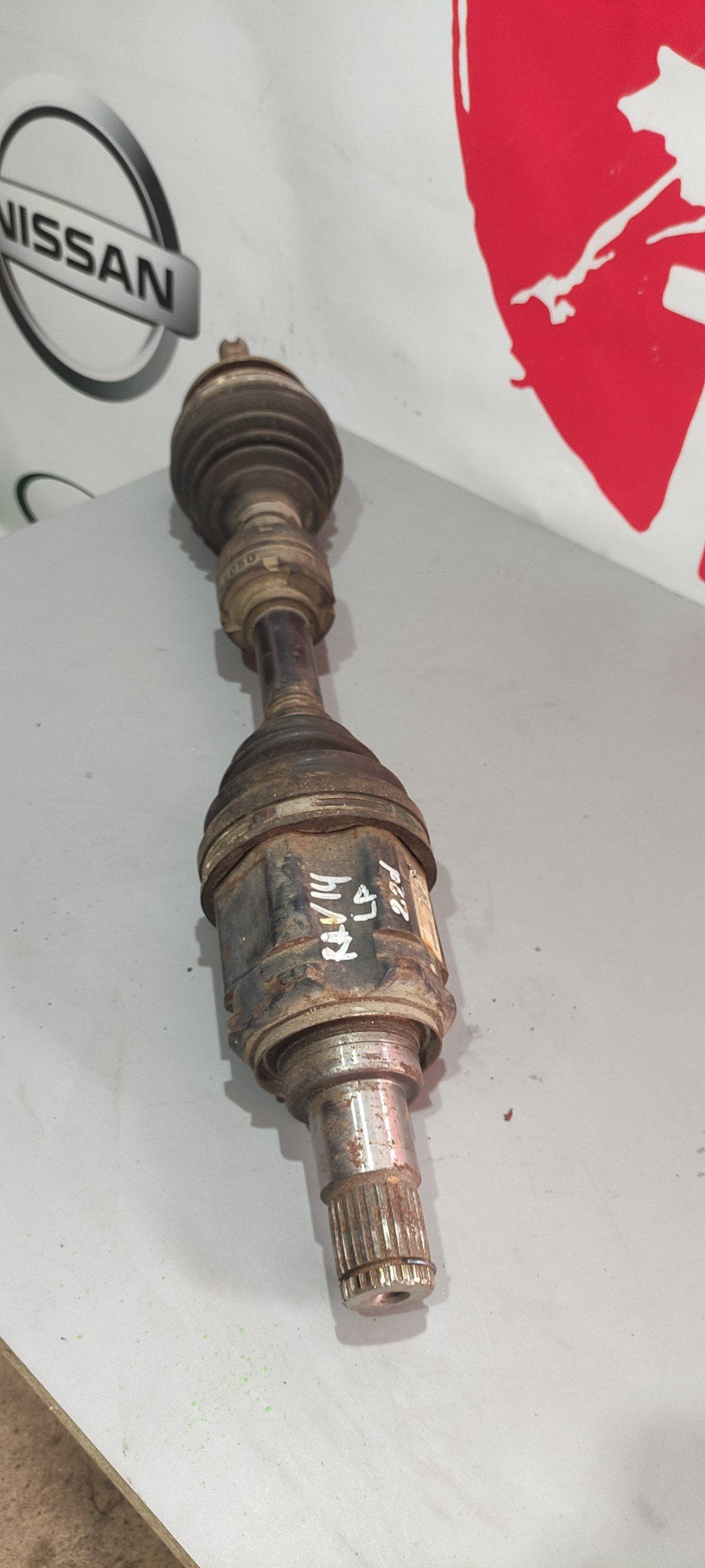 Піввісь передня ліва Toyota RAV4 IV XA40 2.2 D-4D 4WD 43420-42240